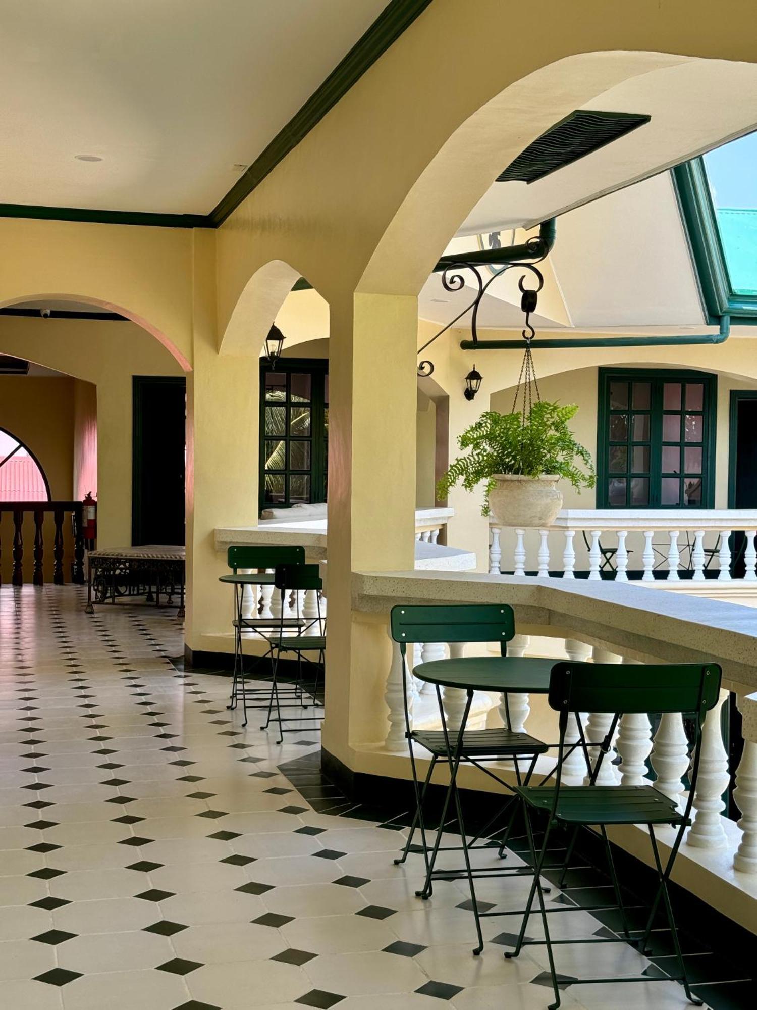 La Planta Hotel And Restaurant, Inc. Bais Eksteriør bilde