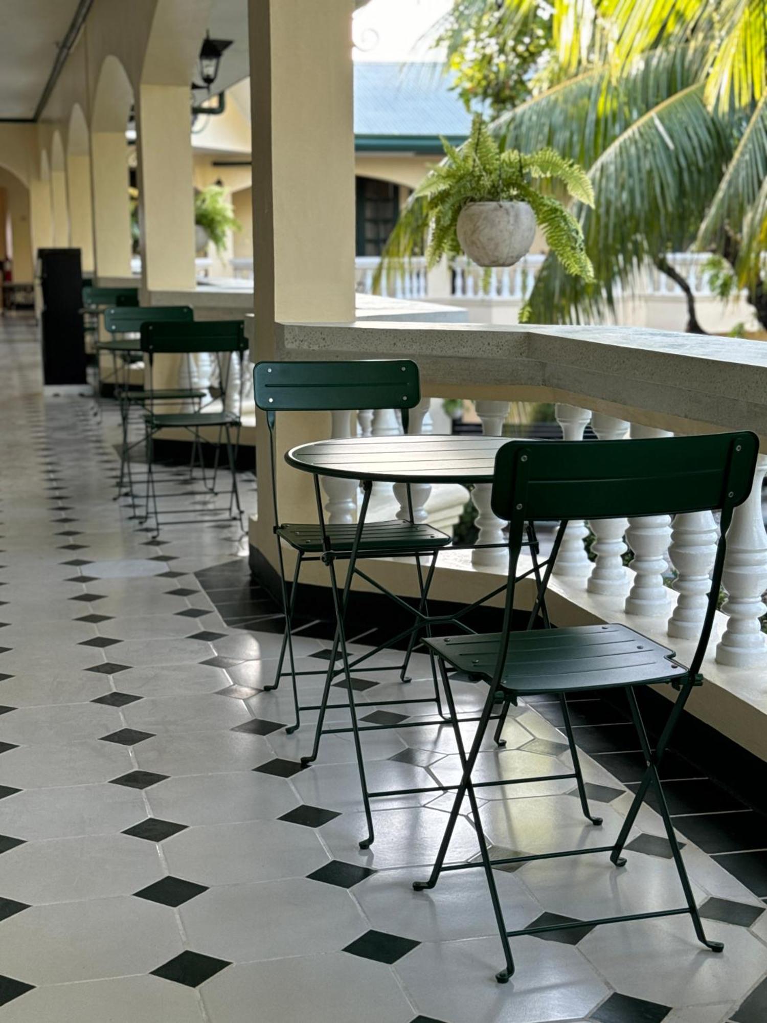 La Planta Hotel And Restaurant, Inc. Bais Eksteriør bilde