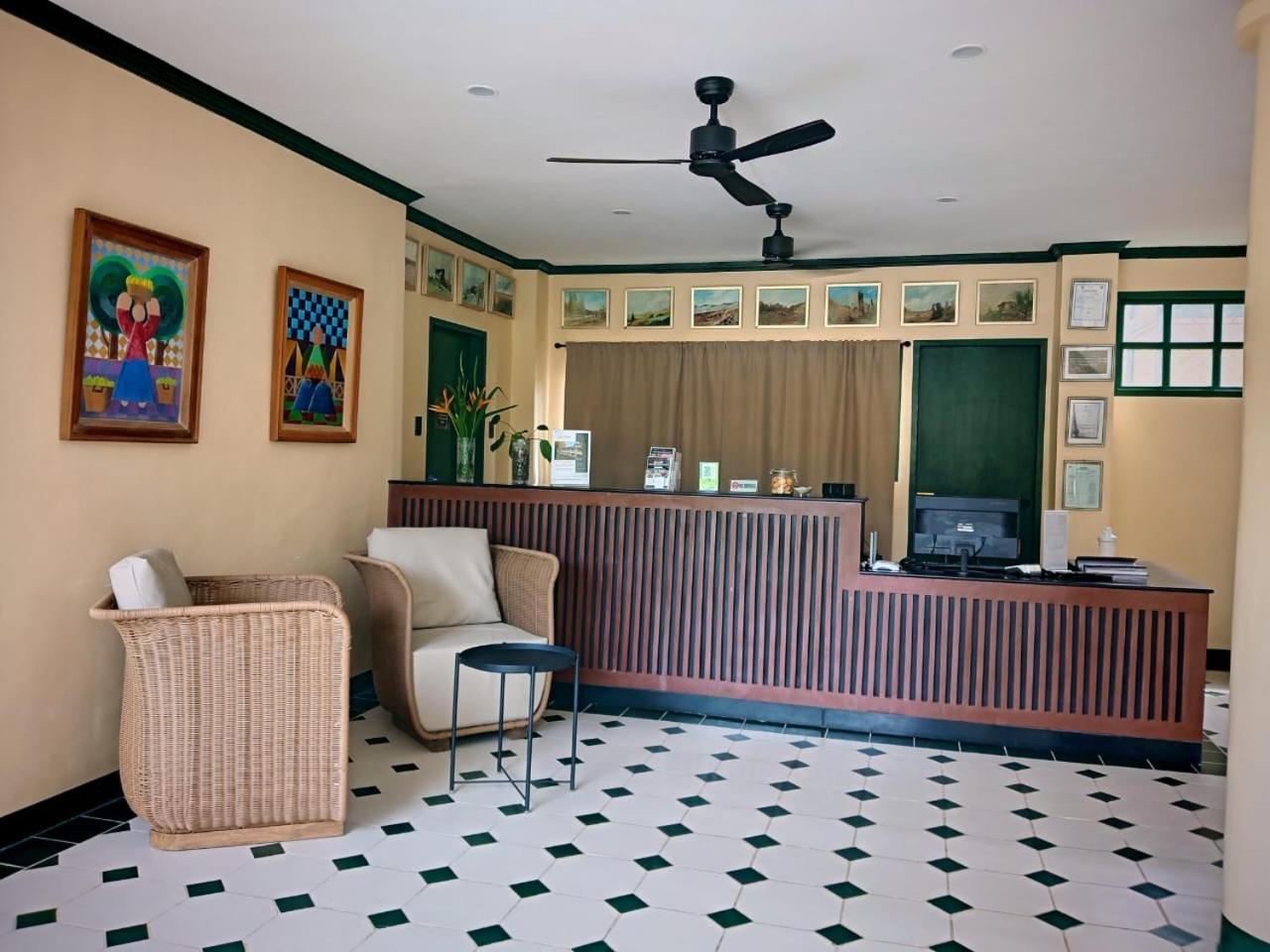 La Planta Hotel And Restaurant, Inc. Bais Eksteriør bilde